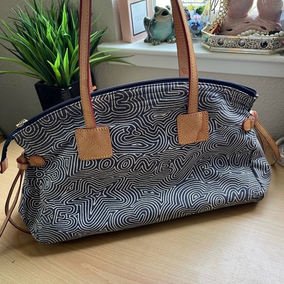 *sold* Dooney & Bourke Doodle Swirl Shoulder Bag - Picture 15 of 15
